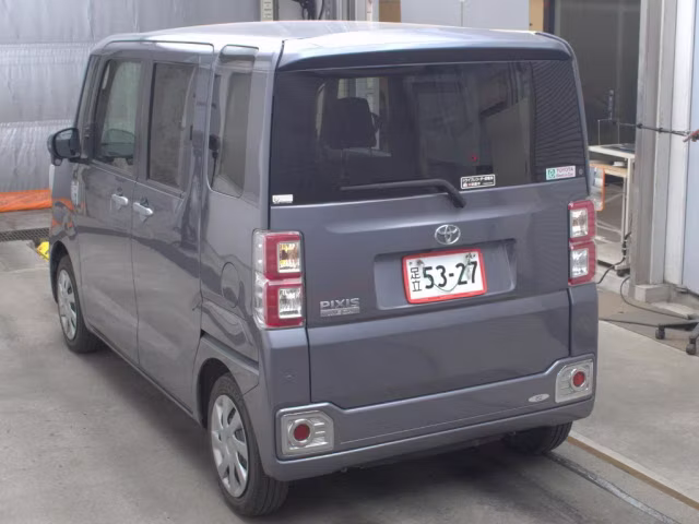 TOYOTA PIXIS MEGA