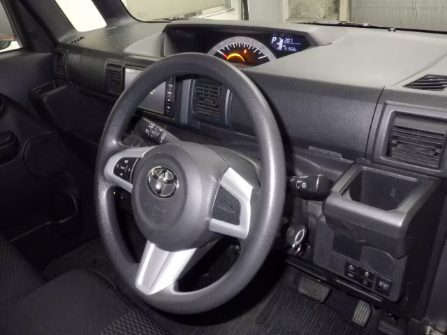TOYOTA PIXIS MEGA