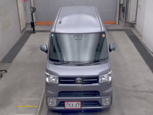 TOYOTA PIXIS MEGA
