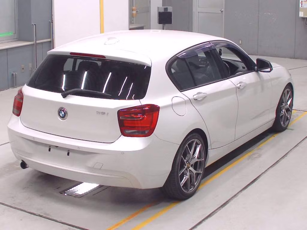 BMW 1-SERIES