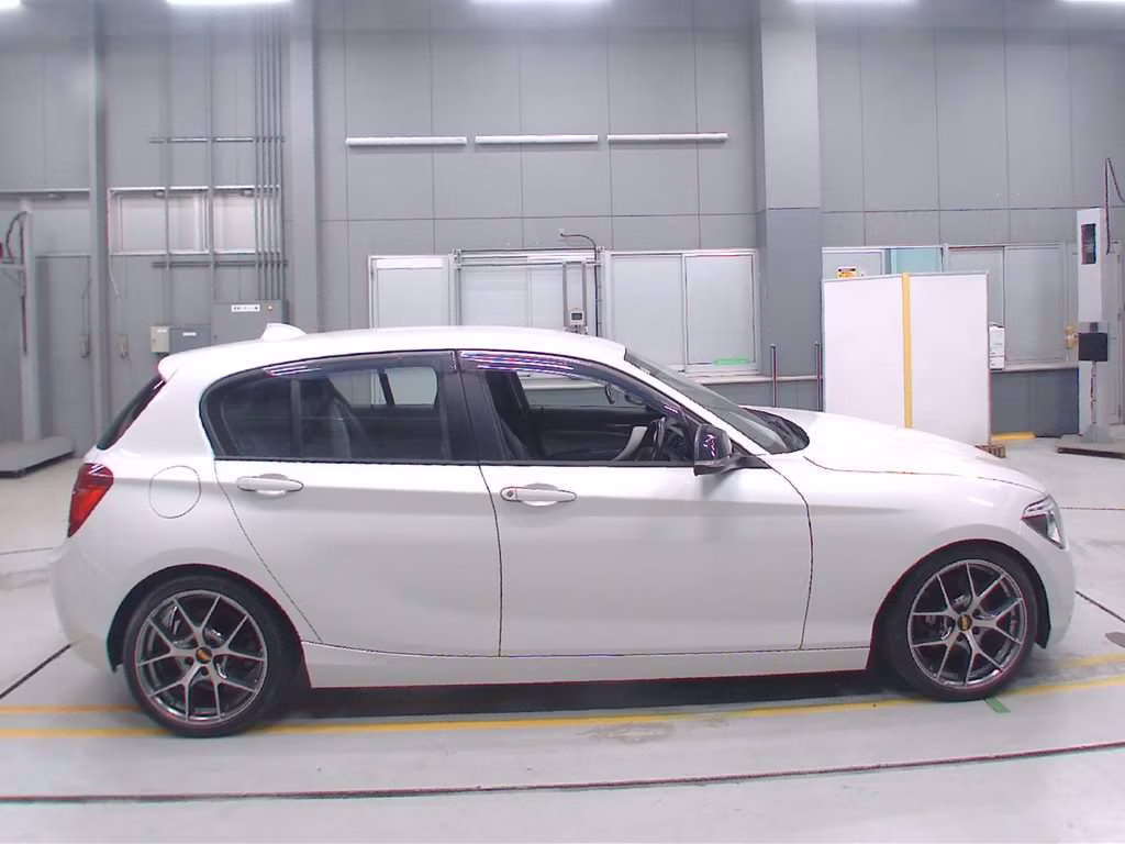 BMW 1-SERIES
