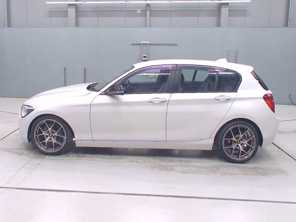 BMW 1-SERIES