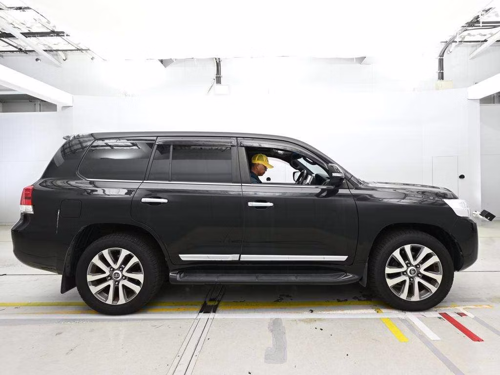 TOYOTA LAND CRUISER
