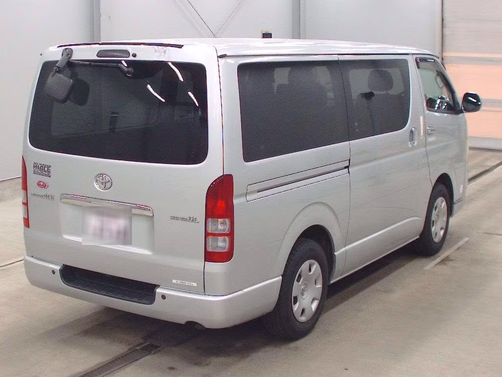 TOYOTA REGIUS ACE