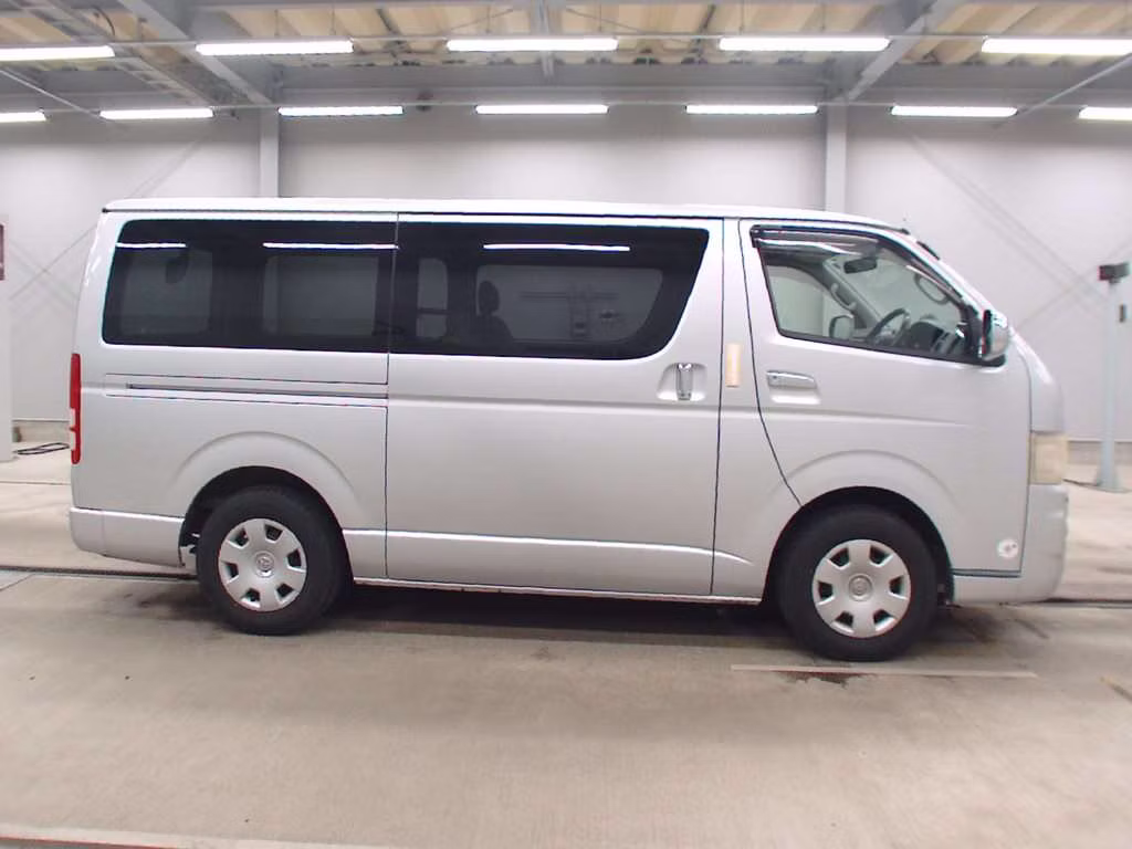 TOYOTA REGIUS ACE