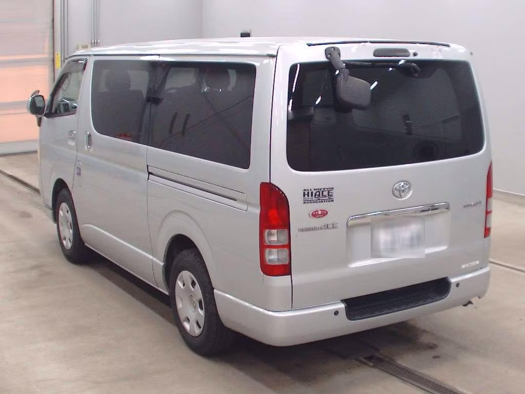TOYOTA REGIUS ACE