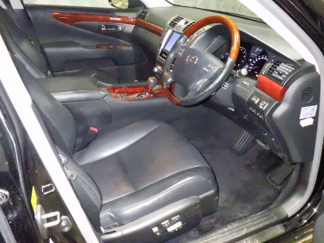 LEXUS LS460