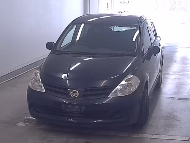 NISSAN TIIDA
