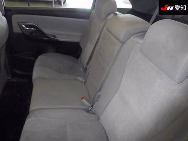 TOYOTA MARK X ZIO