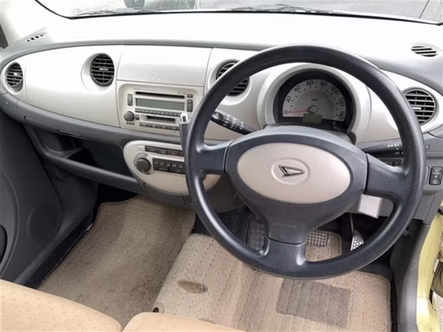 DAIHATSU MOVE LATTE