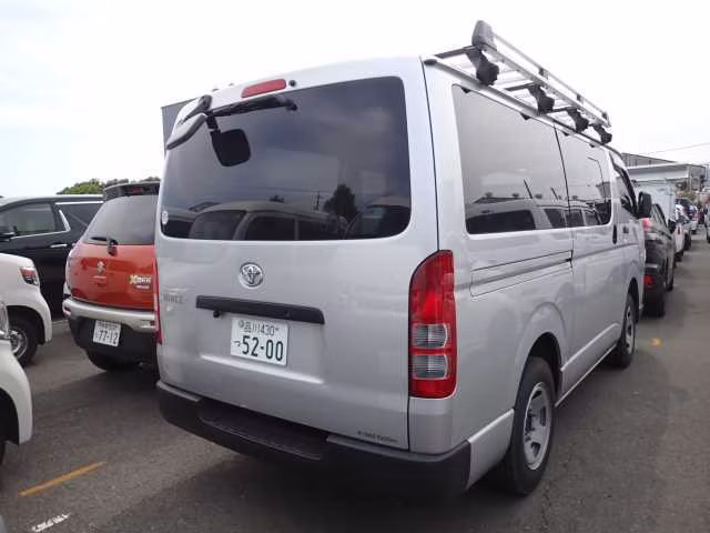 TOYOTA REGIUS ACE