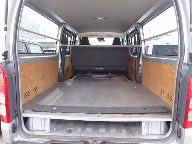 TOYOTA REGIUS ACE
