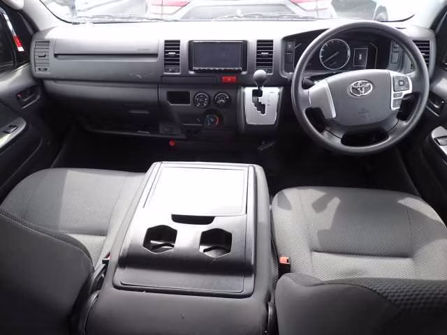 TOYOTA REGIUS ACE