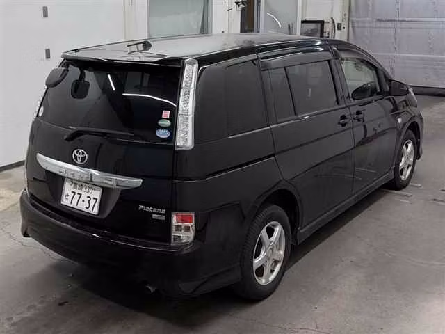 TOYOTA ISIS