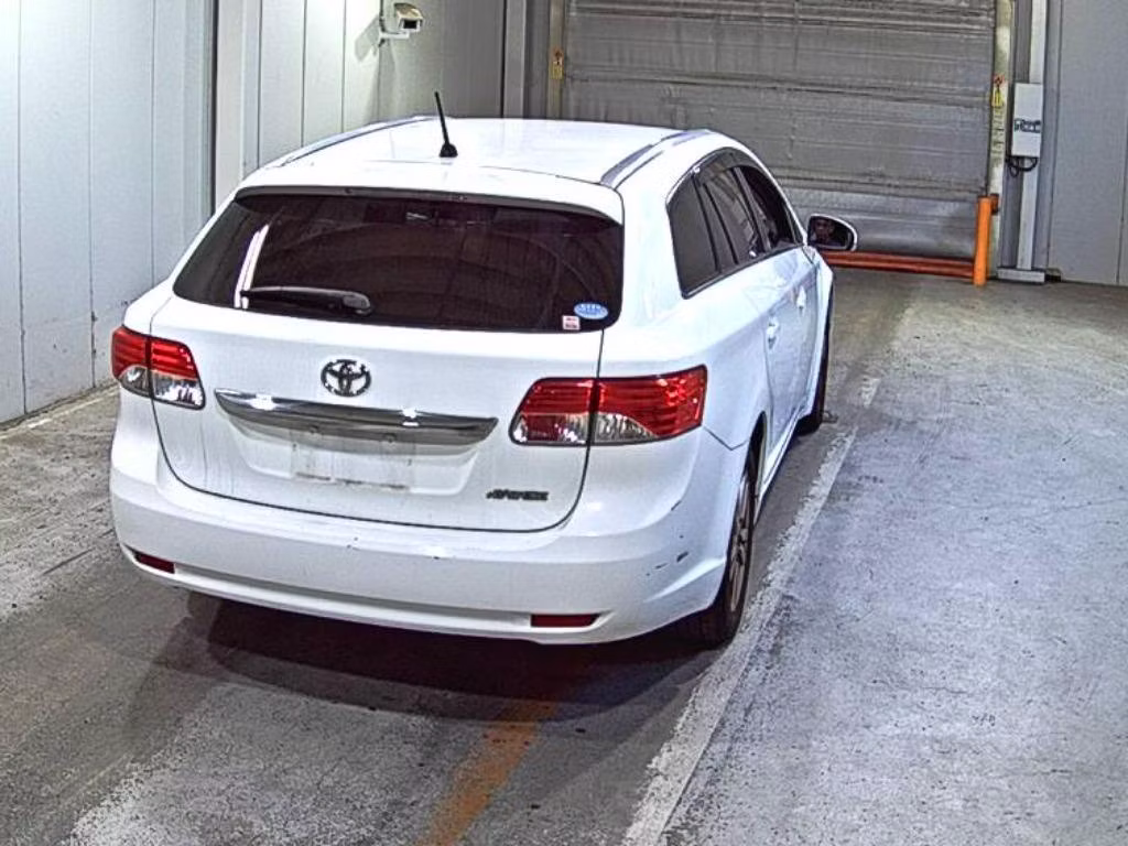 TOYOTA AVENSIS
