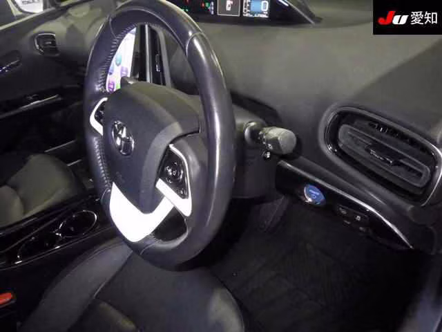 TOYOTA PRIUS PHV