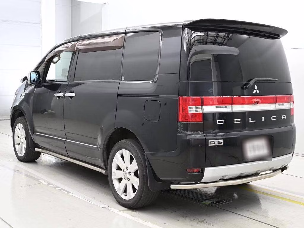 MITSUBISHI DELICA D:5
