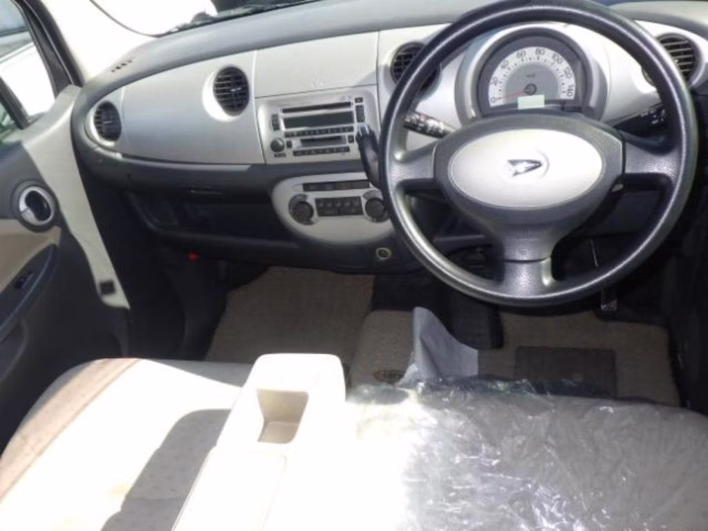 DAIHATSU MOVE LATTE