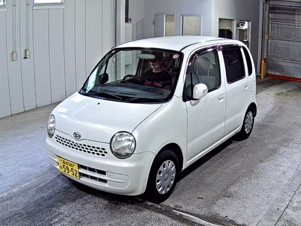 DAIHATSU MOVE LATTE