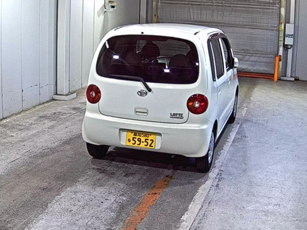 DAIHATSU MOVE LATTE