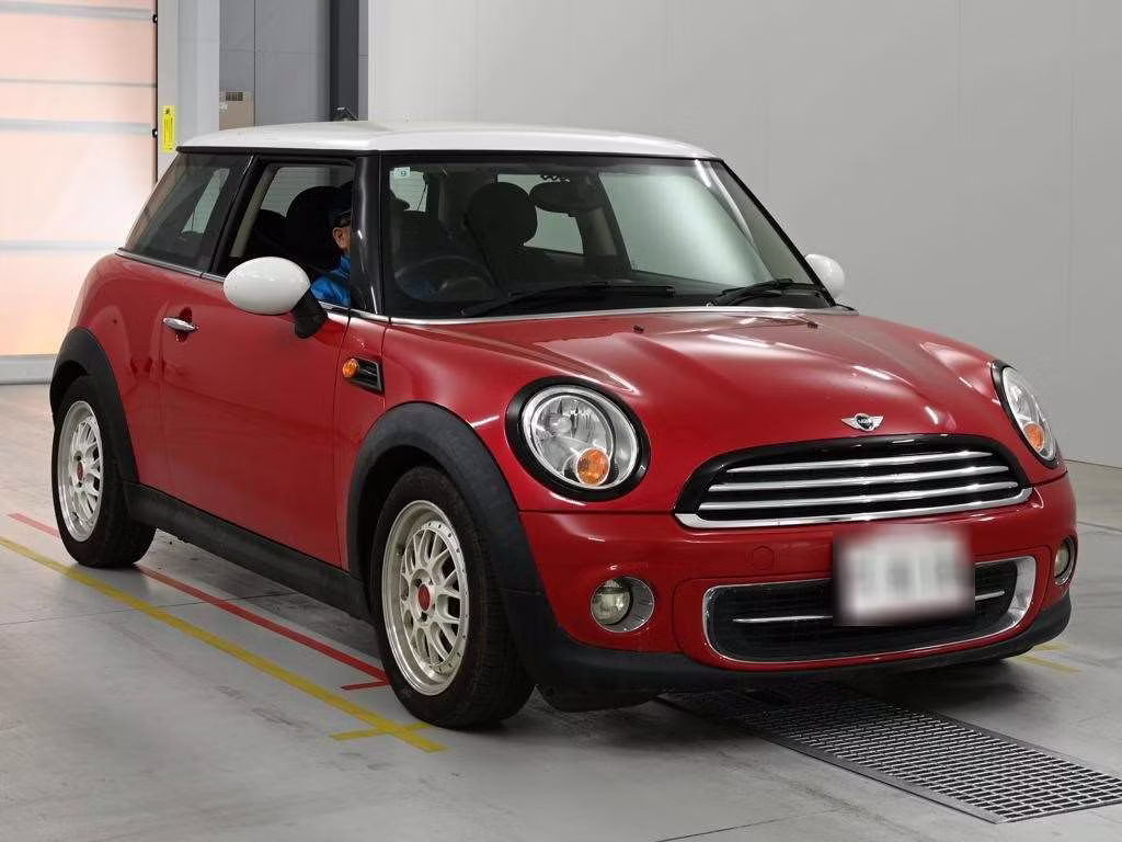 MINI HATCH