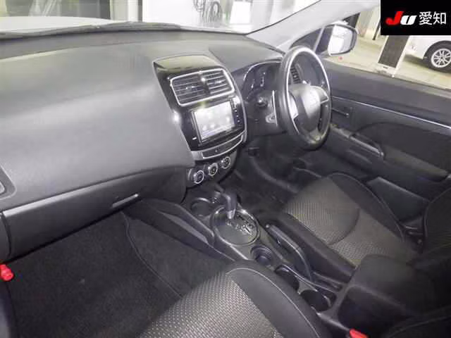 MITSUBISHI RVR