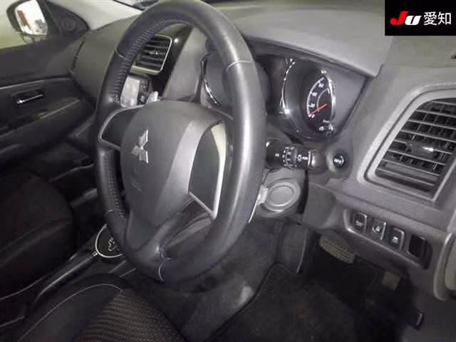 MITSUBISHI RVR