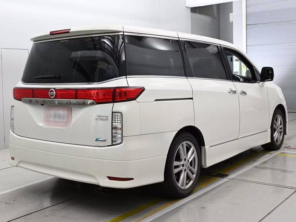 NISSAN ELGRAND