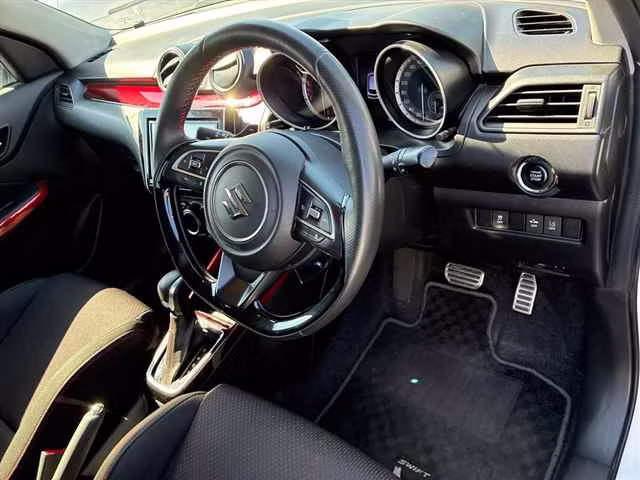 SUZUKI SWIFT