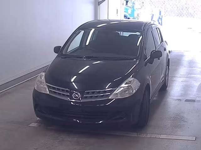NISSAN TIIDA