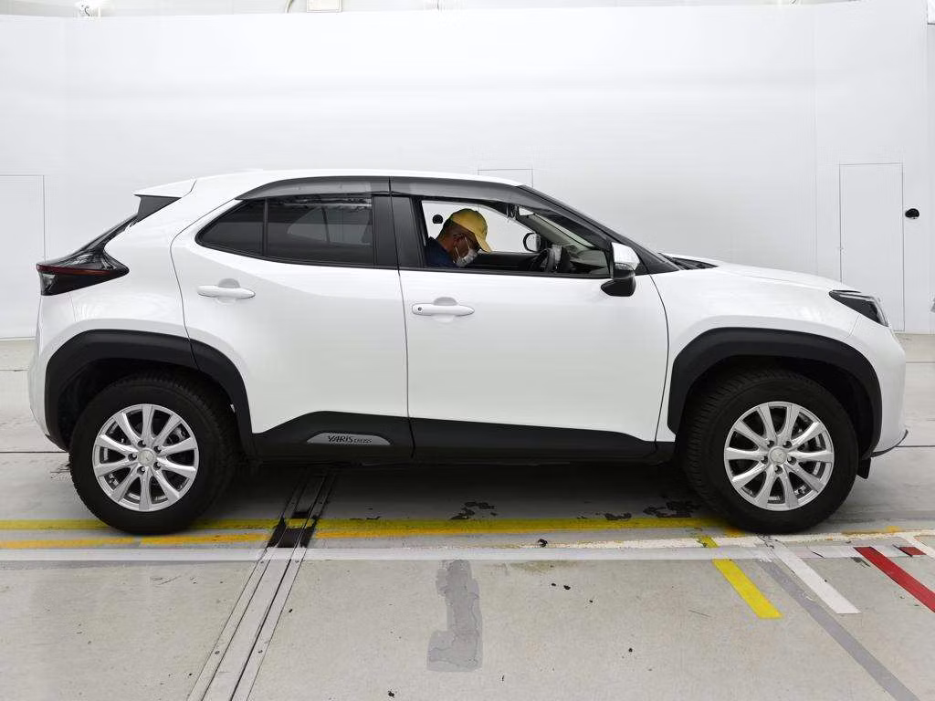 TOYOTA YARIS CROSS