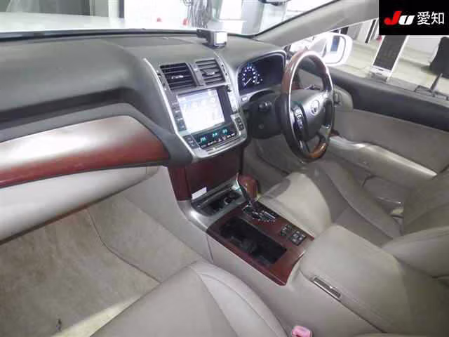 TOYOTA CROWN MAJESTA