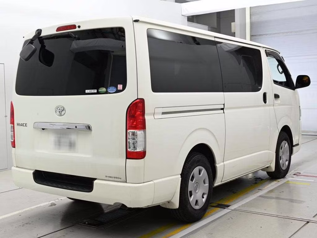 TOYOTA REGIUS ACE