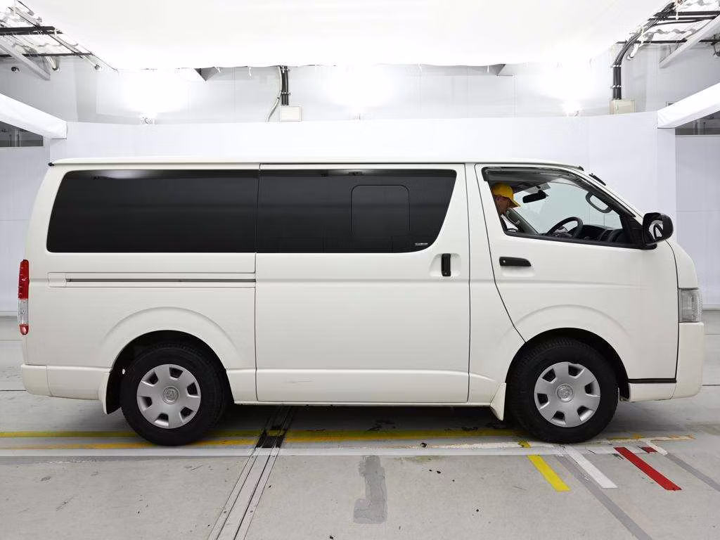 TOYOTA REGIUS ACE