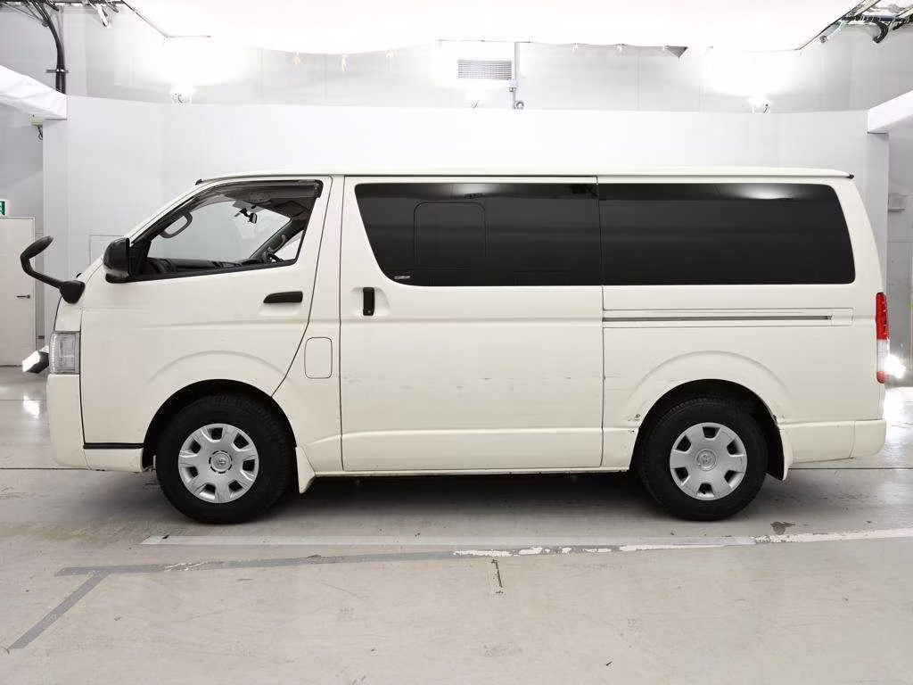 TOYOTA REGIUS ACE