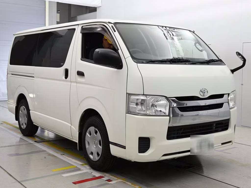 TOYOTA REGIUS ACE
