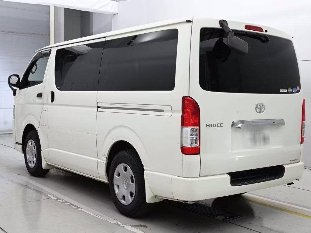 TOYOTA REGIUS ACE