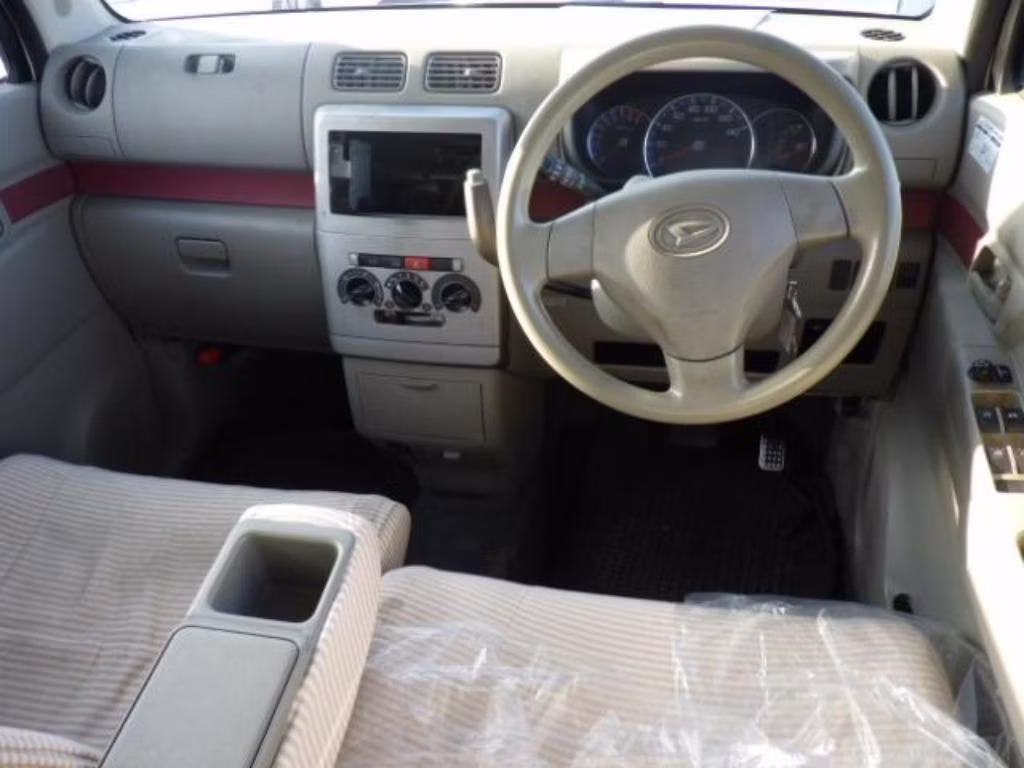 DAIHATSU MOVE CONTE