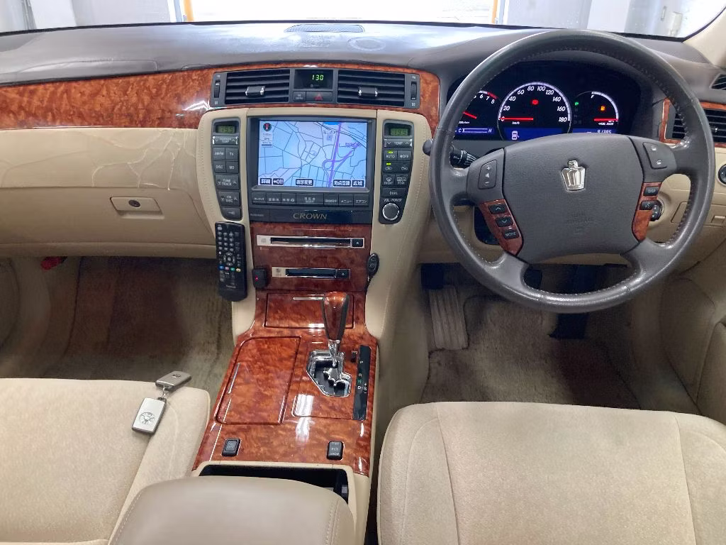 TOYOTA CROWN