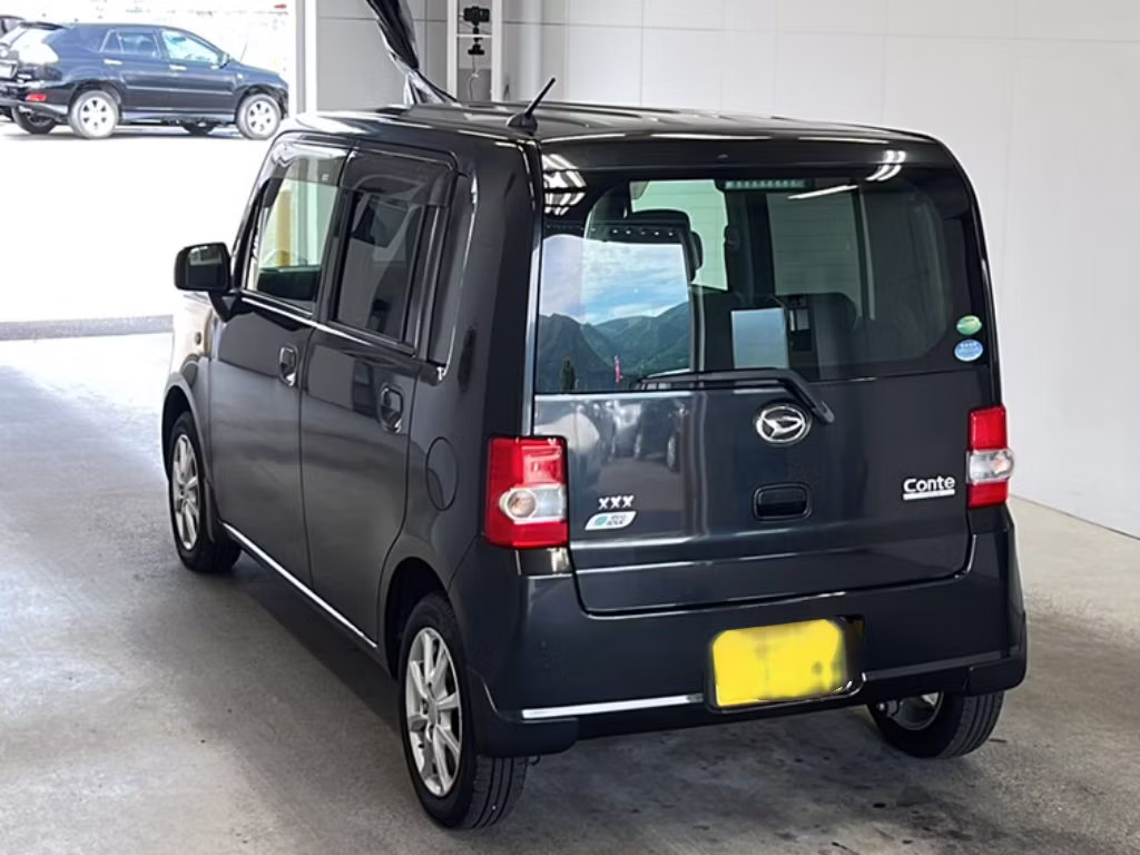 DAIHATSU MOVE CONTE