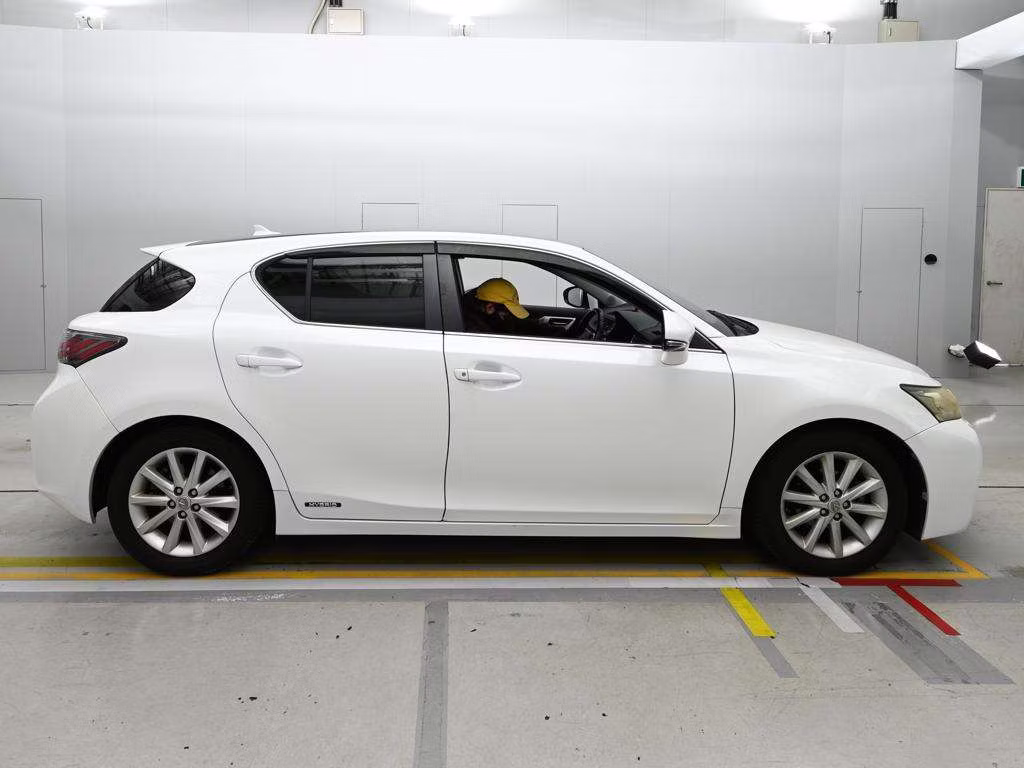 LEXUS CT200H