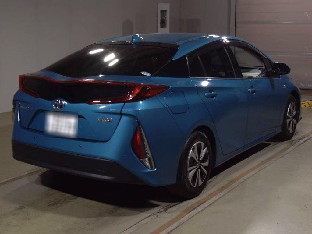 TOYOTA PRIUS PHV