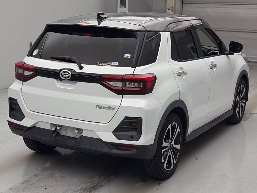 DAIHATSU ROCKY