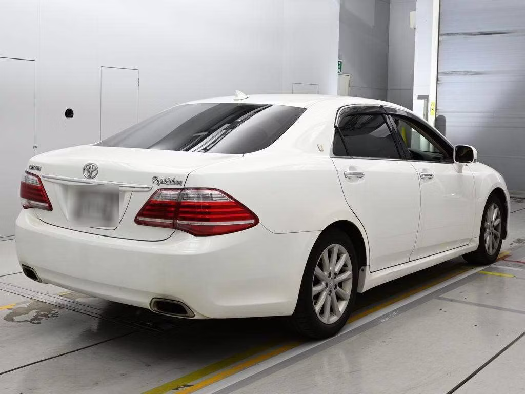 TOYOTA CROWN