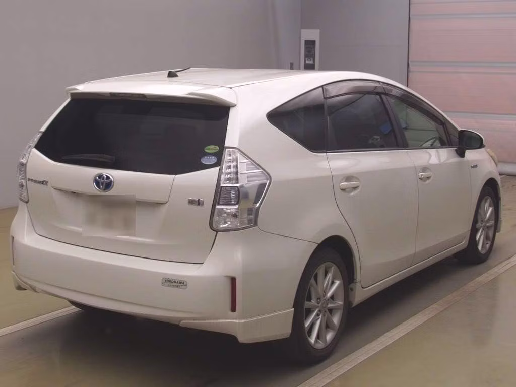 TOYOTA PRIUS ALPHA