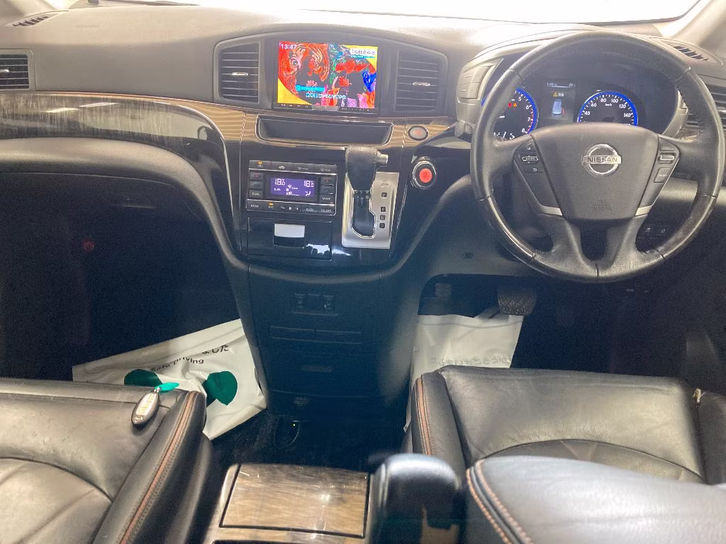 NISSAN ELGRAND