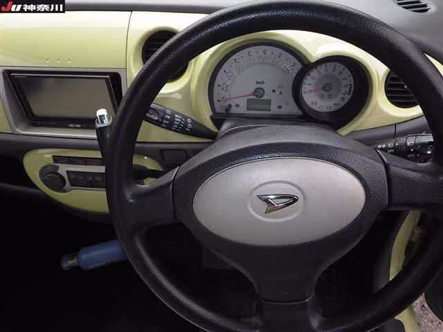 DAIHATSU MOVE LATTE