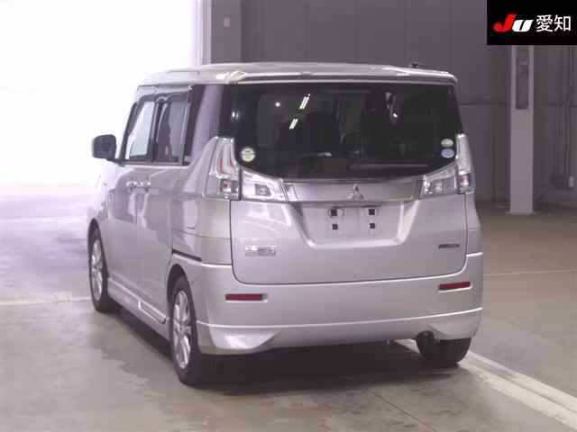 MITSUBISHI DELICA D:2