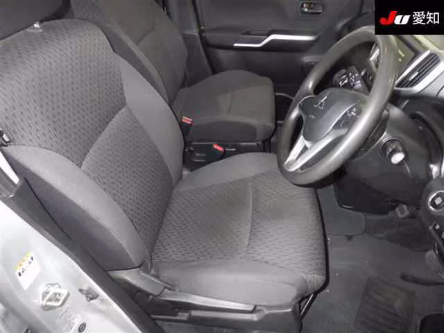 MITSUBISHI DELICA D:2