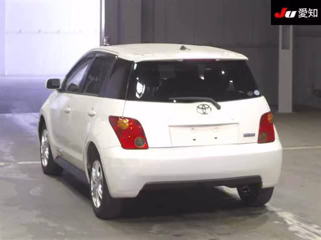 TOYOTA IST